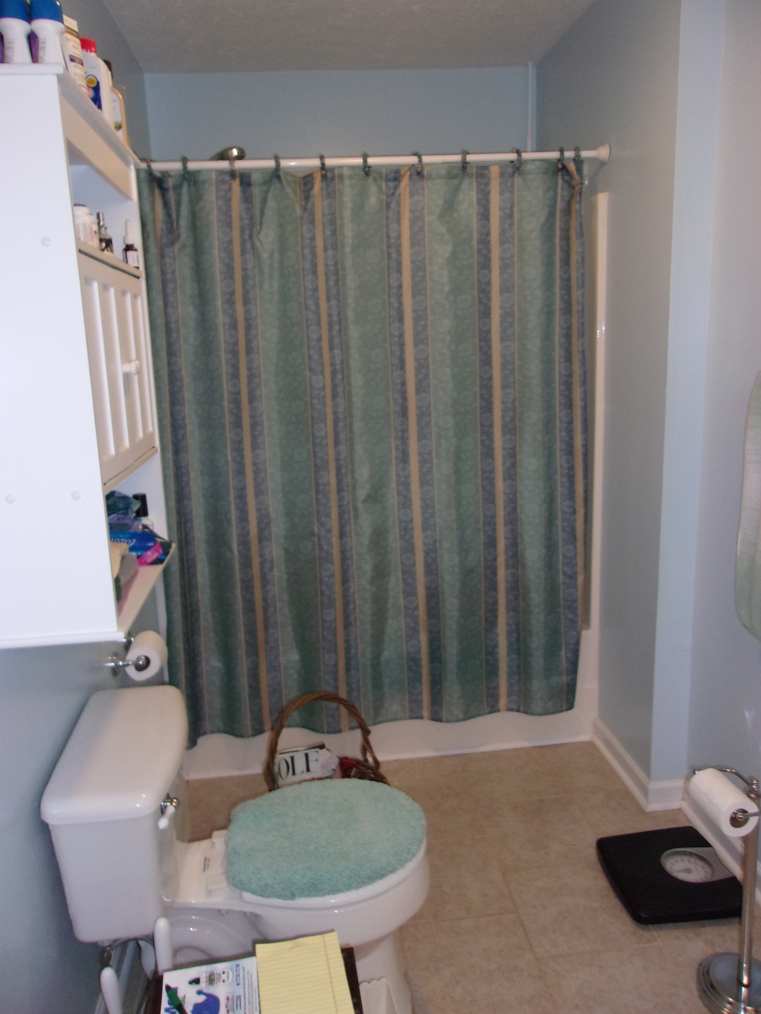 248 Spring Meadows Lane Morrison, TN 37357 - Photo 25 of 36 a bathroom with a sink and a mirror