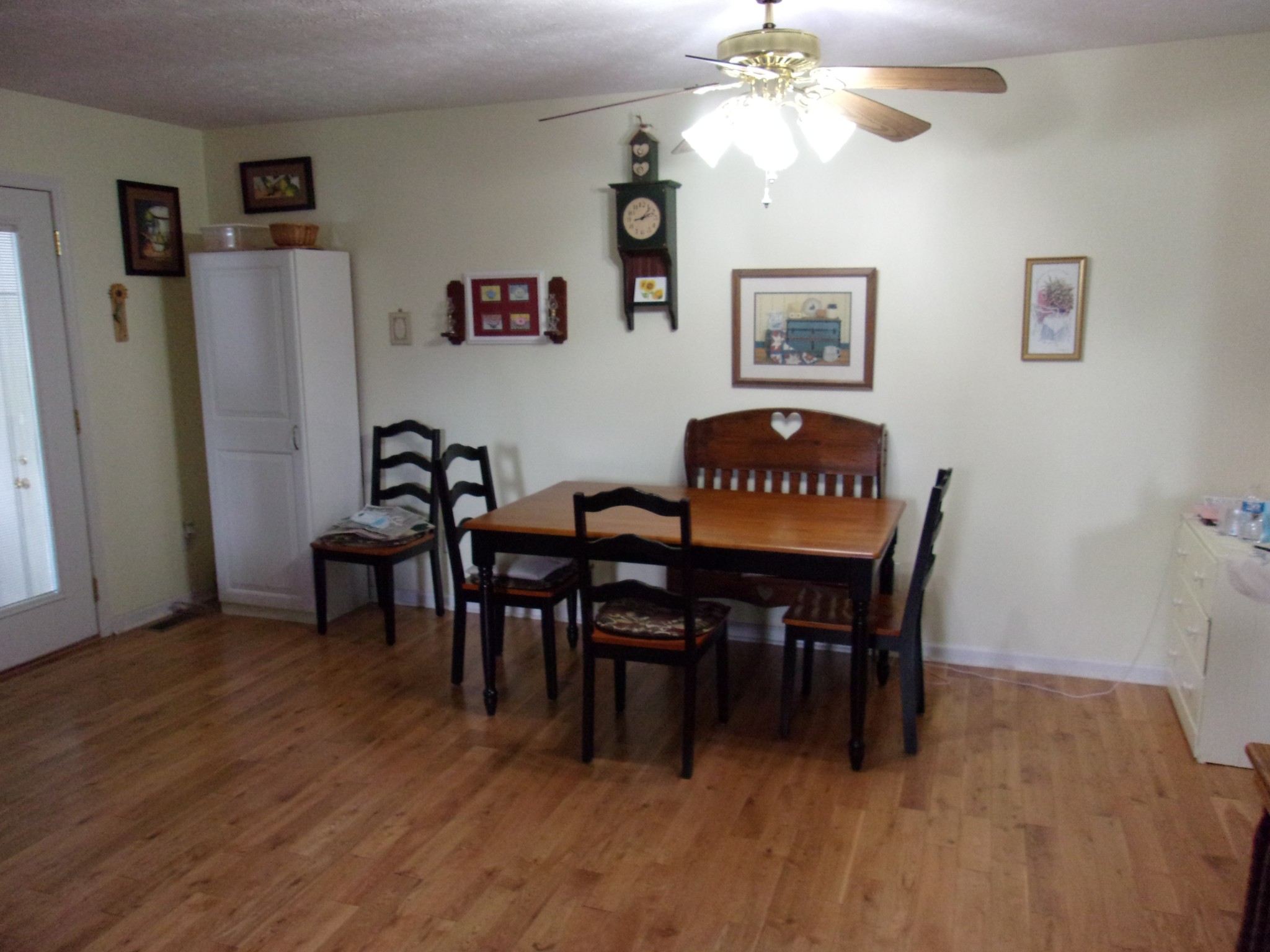 248 Spring Meadows Lane Morrison, TN 37357 - Photo 26 of 36 a view of a dining room with furniture