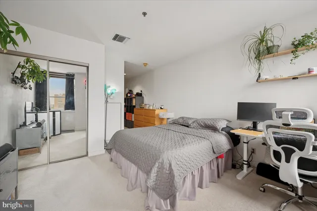 $1,500 | 1100-00 Vine Street, Unit 1409, Philadelphia, PA 19107