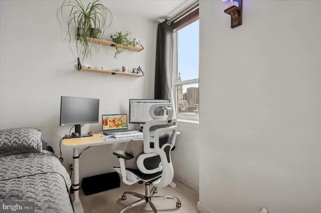 $1,500 | 1100-00 Vine Street, Unit 1409, Philadelphia, PA 19107