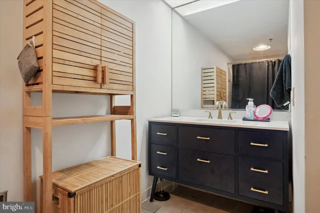 $1,500 | 1100-00 Vine Street, Unit 1409, Philadelphia, PA 19107