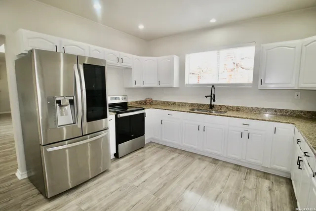 $415,000 | 23239 Skila Drive, Elmendorf, TX 78112