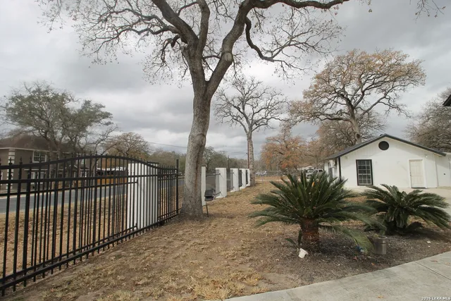 $415,000 | 23239 Skila Drive, Elmendorf, TX 78112