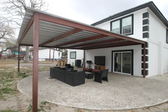 $415,000 | 23239 Skila Drive, Elmendorf, TX 78112