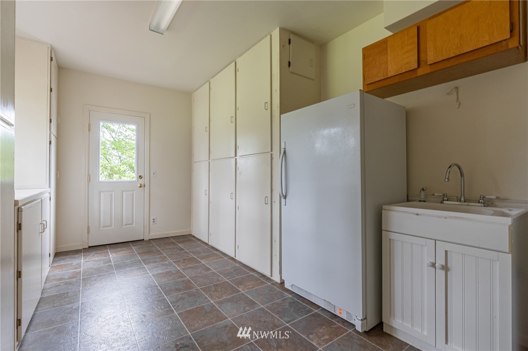 1792 Burk Road Blaine, WA 98230 - Photo 14 of 40 a view of an entryway with wooden floor