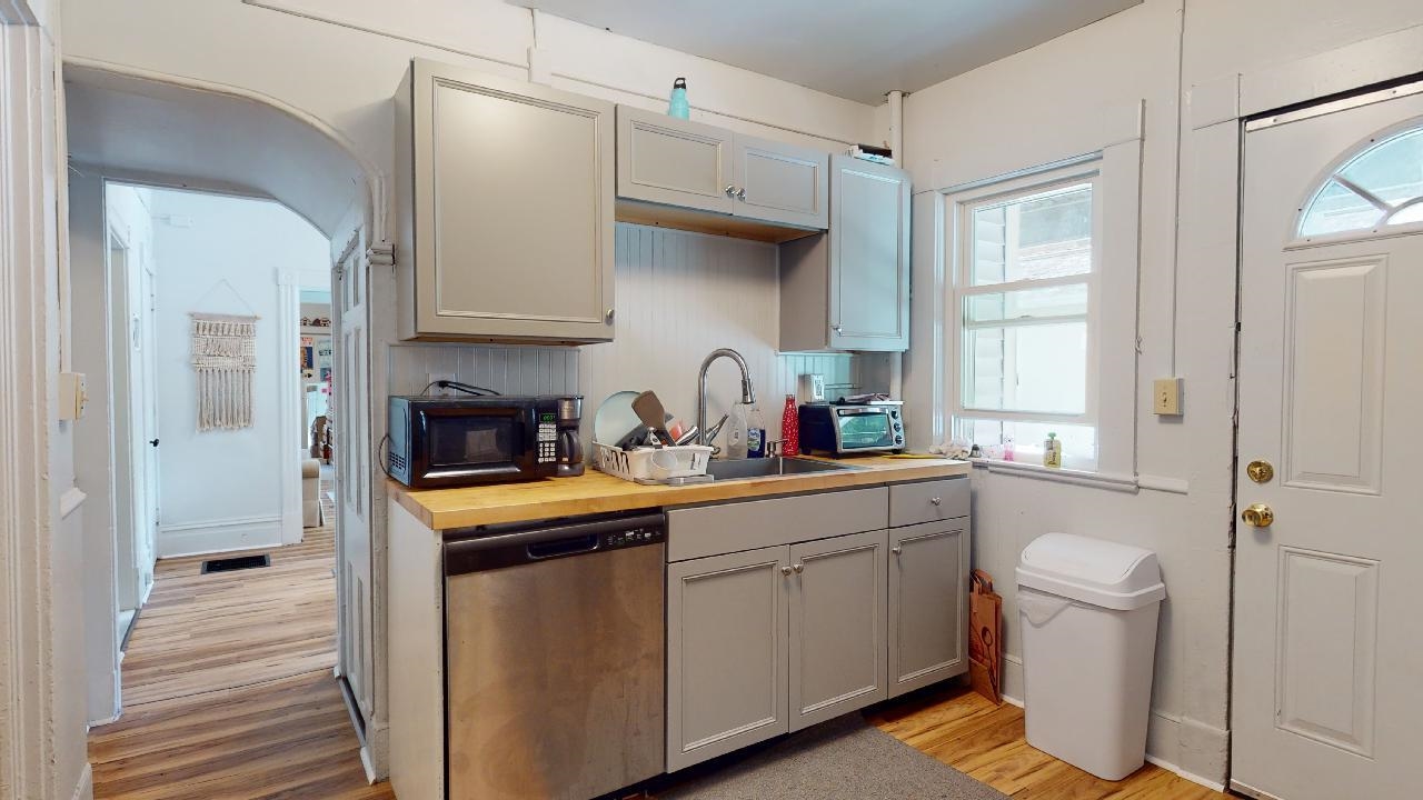 21 Hyde Street Burlington, VT 05401 - Photo 6 of 31