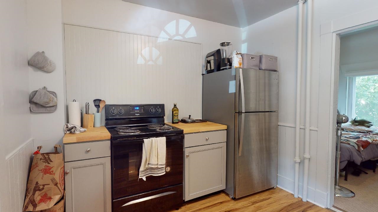 21 Hyde Street Burlington, VT 05401 - Photo 7 of 31