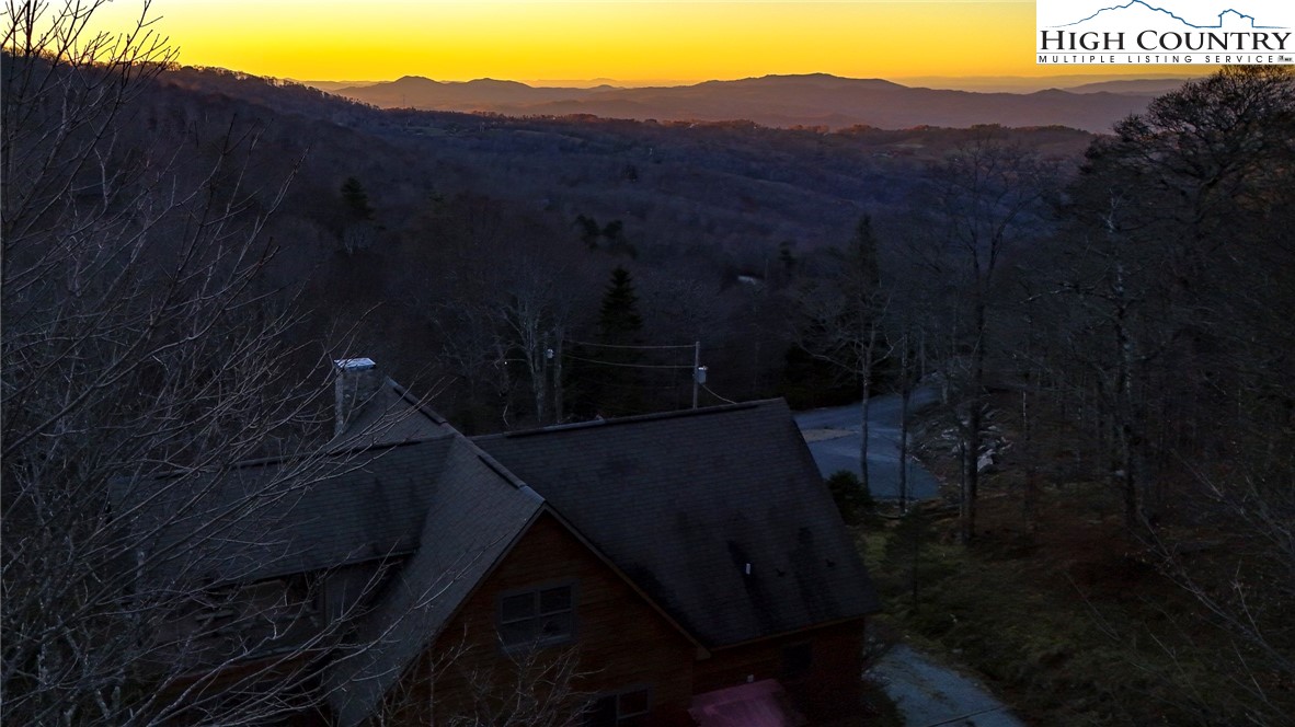 140 Spruce Hollow Road Beech Mountain, NC 28604 - Photo 50 of 50 a view of balcony and yard