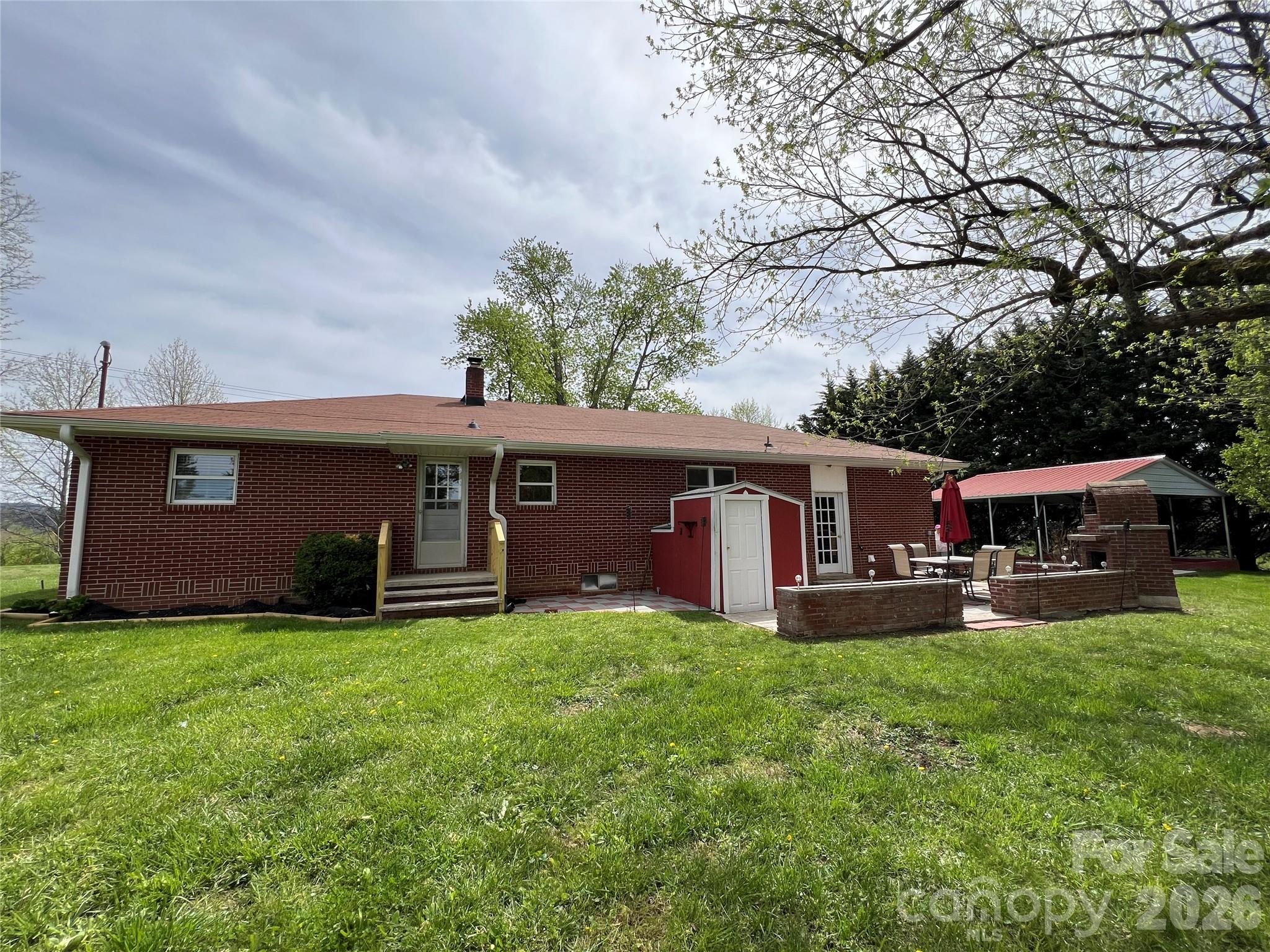 93 Laycock Road Hendersonville, NC 28792 - Photo 34 of 34 Gallery Image 34