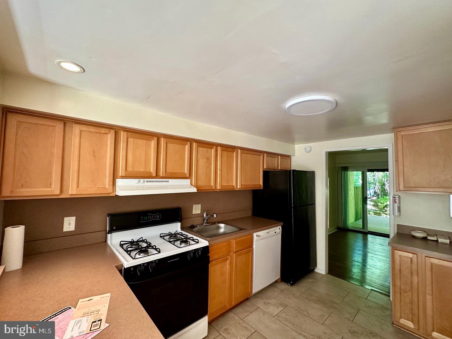 2366 Soft Wind Court Reston, VA 20191 - Photo 4 of 21 Gallery Image 4