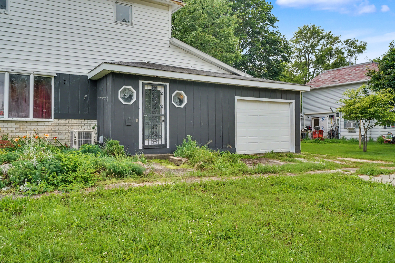 105 Maple Street Roberts, IL 60962 - Photo 4 of 38