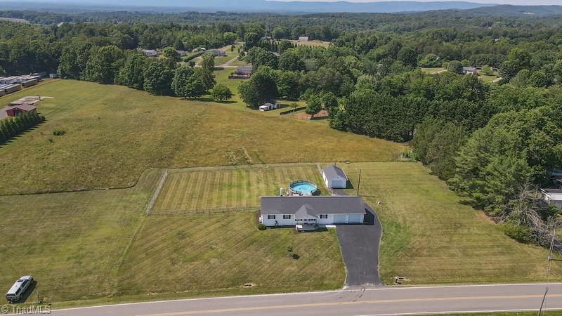 817 Holly Springs Road Mount Airy, NC 27030 - Photo 6 of 32
