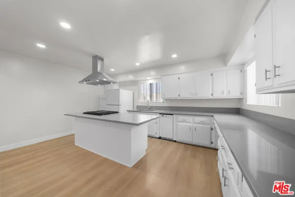 $3,200 | 978 South Kenmore Avenue, Unit 1, Los Angeles, CA 90006
