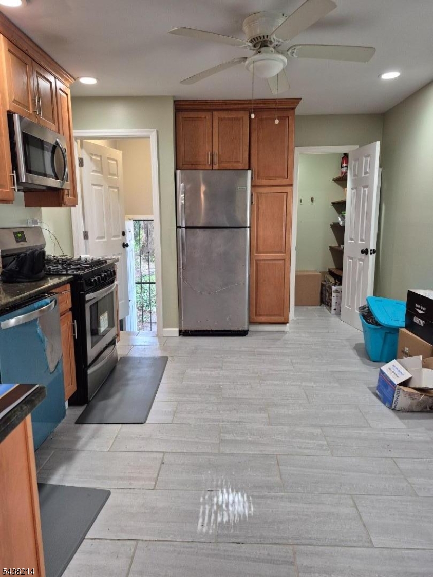 369 East 28th Street Paterson, NJ 07514 - Photo 6 of 15