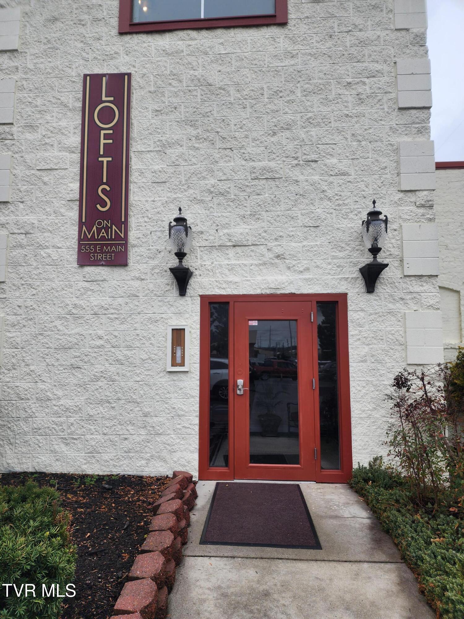 555 East Main Street, Unit 209 Kingsport, TN 37660 - Photo 2 of 7 20230302_111953 (3)