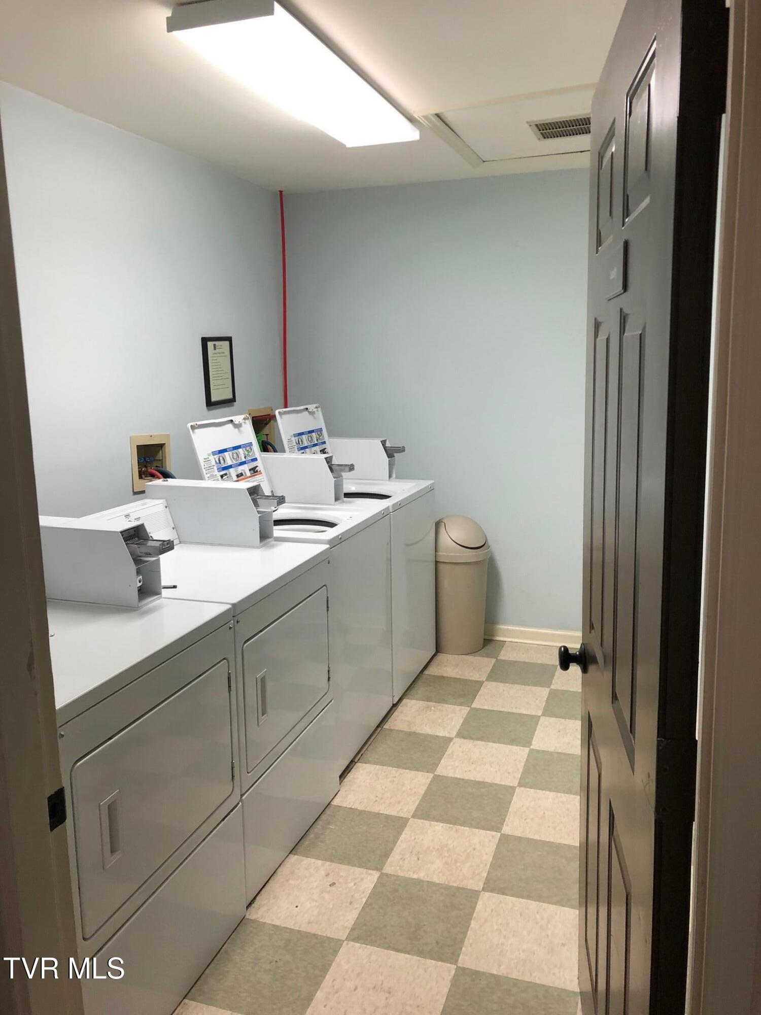 555 East Main Street, Unit 209 Kingsport, TN 37660 - Photo 7 of 7 IMG_6560