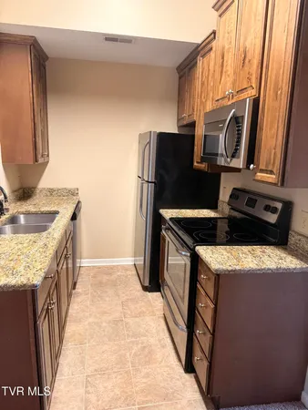 $1,000 | 555 East Main Street, Unit 209, Kingsport, TN 37660