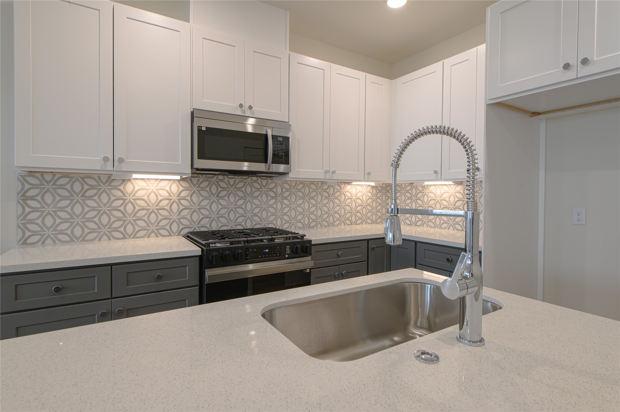 881 Rachel Street, Unit B Houston, TX 77091 - Photo 12 of 30