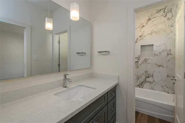 $2,250 | 881 Rachel Street, Unit B, Houston, TX 77091