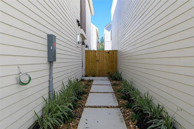 $2,250 | 881 Rachel Street, Unit B, Houston, TX 77091