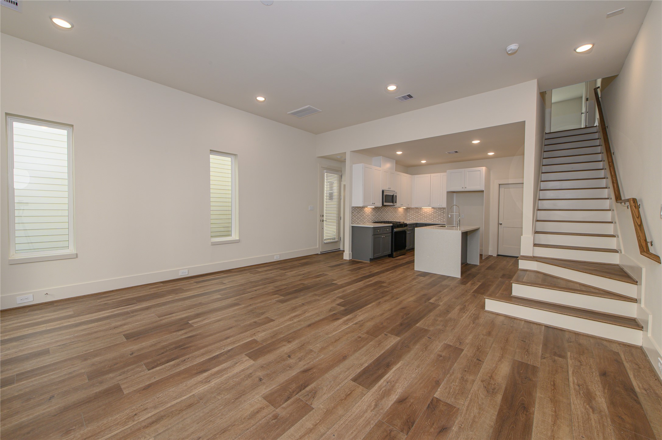 881 Rachel Street, Unit B Houston, TX 77091 - Photo 8 of 30