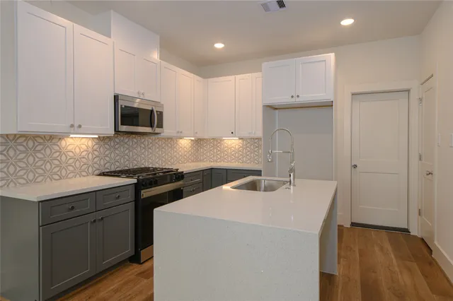 $2,250 | 881 Rachel Street, Unit B, Houston, TX 77091