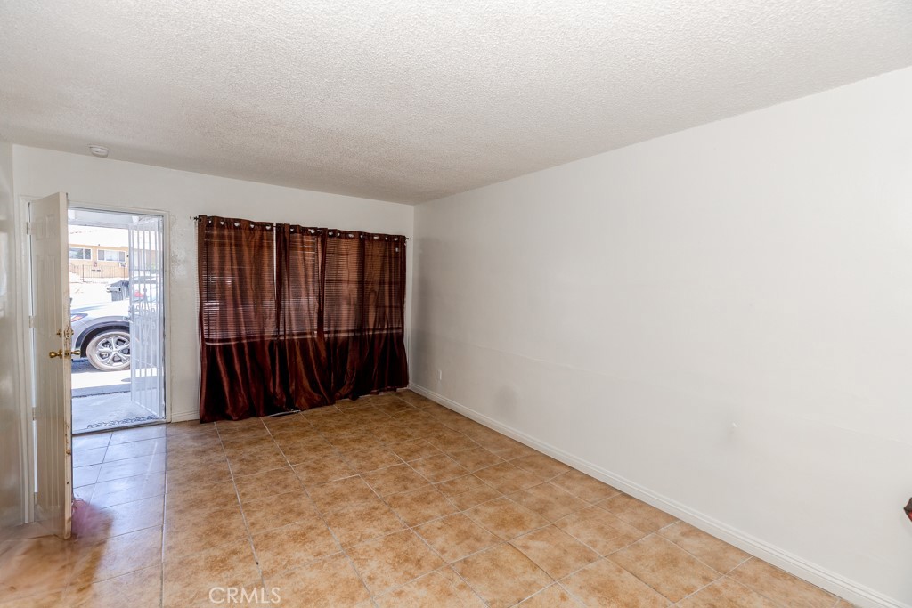 518 West Fredricks Street Barstow, CA 92311 - Photo 21 of 35