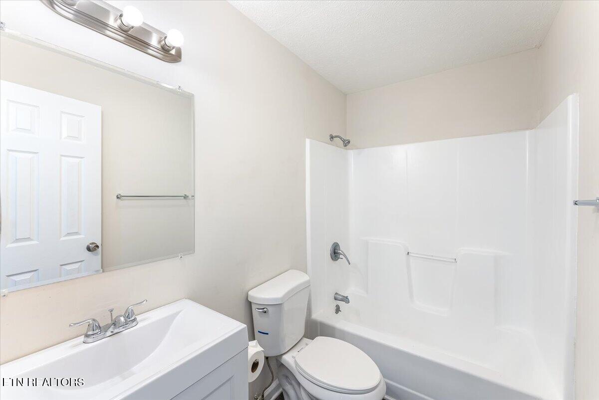158 Hamilton Circle Oak Ridge, TN 37830 - Photo 11 of 24 21-Bath A1
