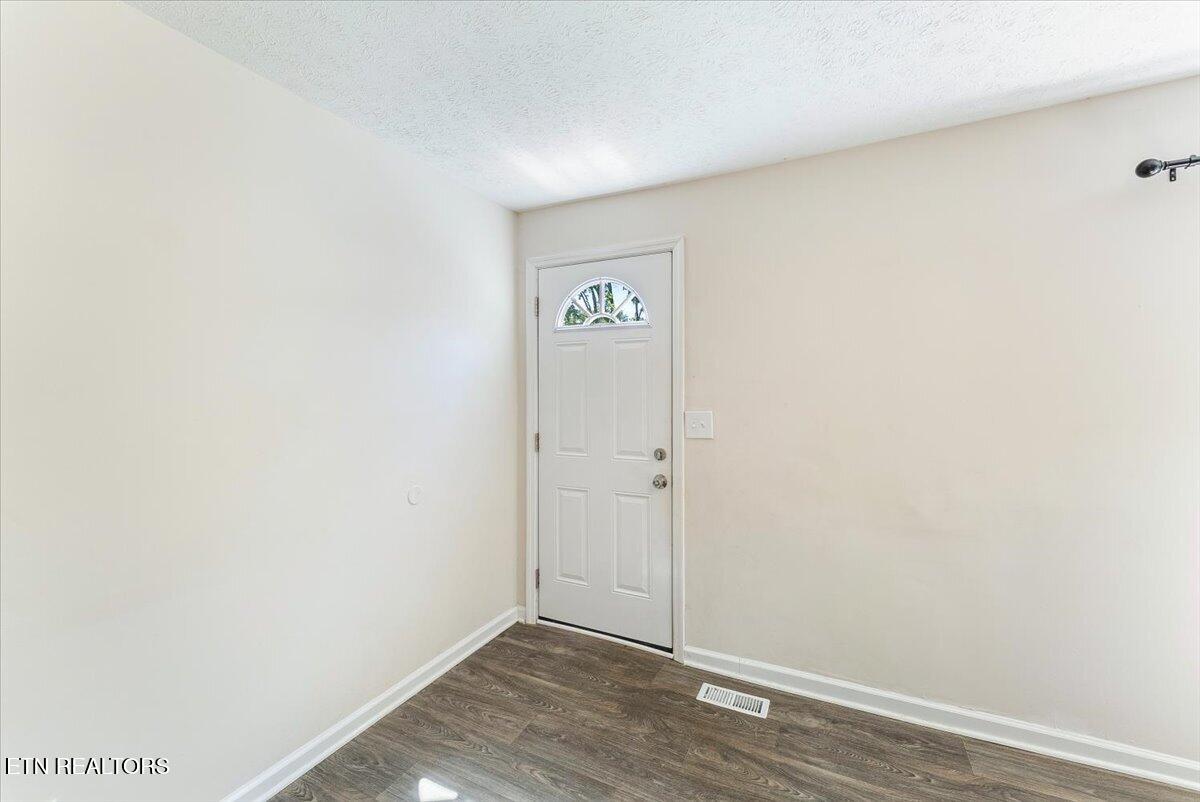 158 Hamilton Circle Oak Ridge, TN 37830 - Photo 12 of 24 05-Front Door A1