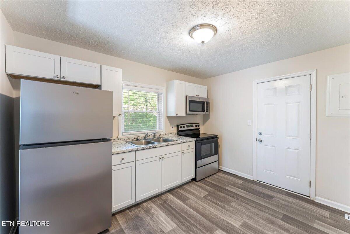 158 Hamilton Circle Oak Ridge, TN 37830 - Photo 17 of 24 10-Kitchen A1