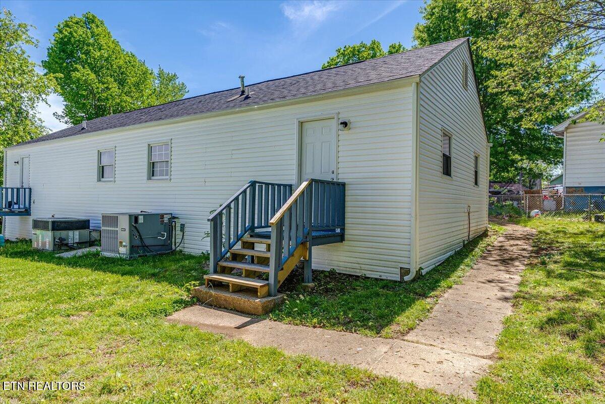 158 Hamilton Circle Oak Ridge, TN 37830 - Photo 21 of 24 22-Back A1