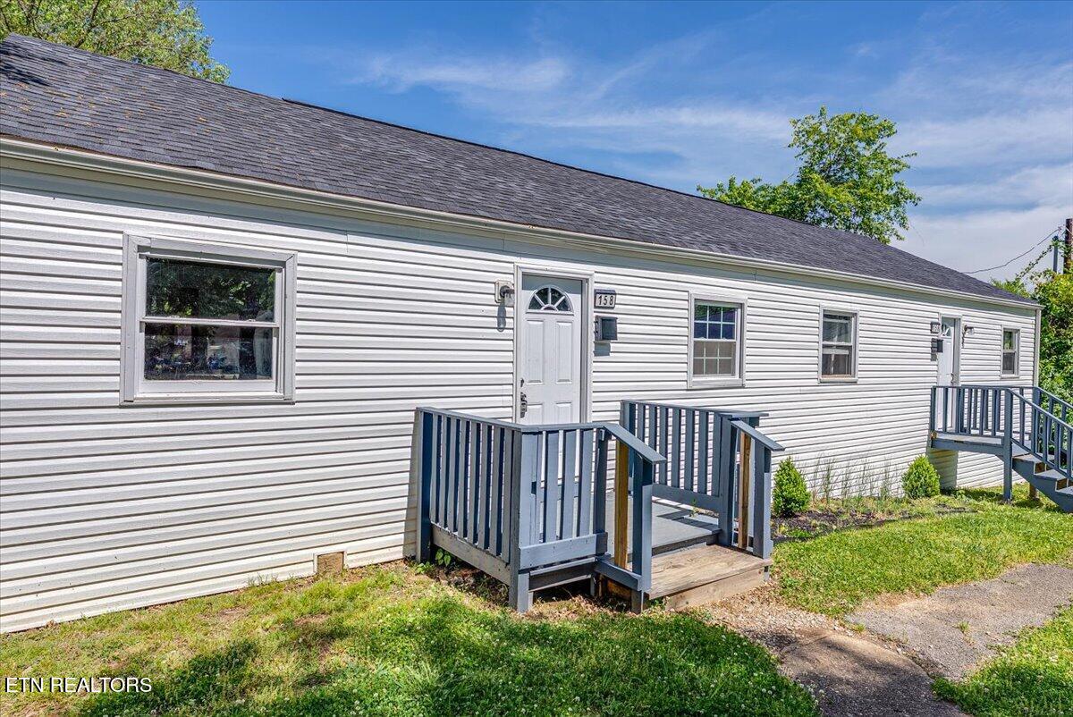 158 Hamilton Circle Oak Ridge, TN 37830 - Photo 24 of 24 04-Front A4