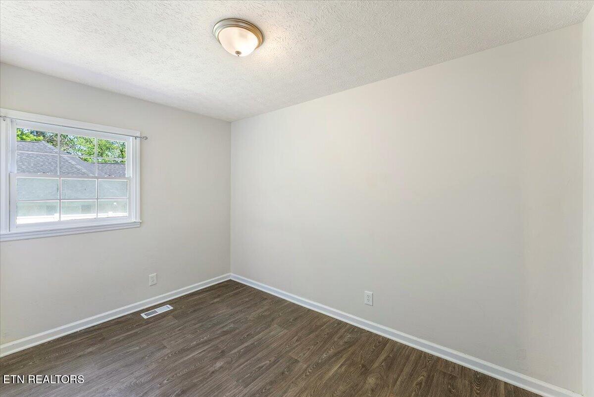 158 Hamilton Circle Oak Ridge, TN 37830 - Photo 5 of 24 15-1st Bed A1