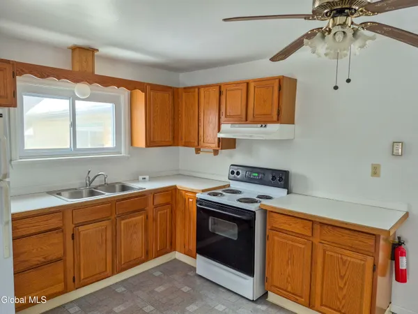 $13,800 | 524 Maple Avenue, Unit 1, Saratoga Springs, NY 12866