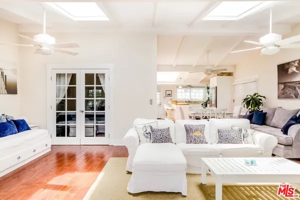 $2,950,000 | 2323 Grand Canal, Venice, CA 90291