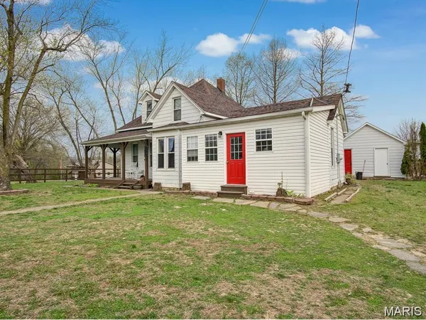 $330,000 | 1924 High Street, Chester, IL 62233