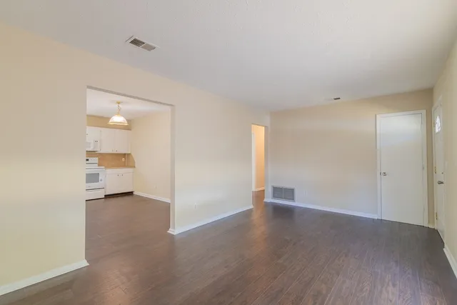 $1,225 | 2011 Courtland Avenue, Columbus, GA 31907