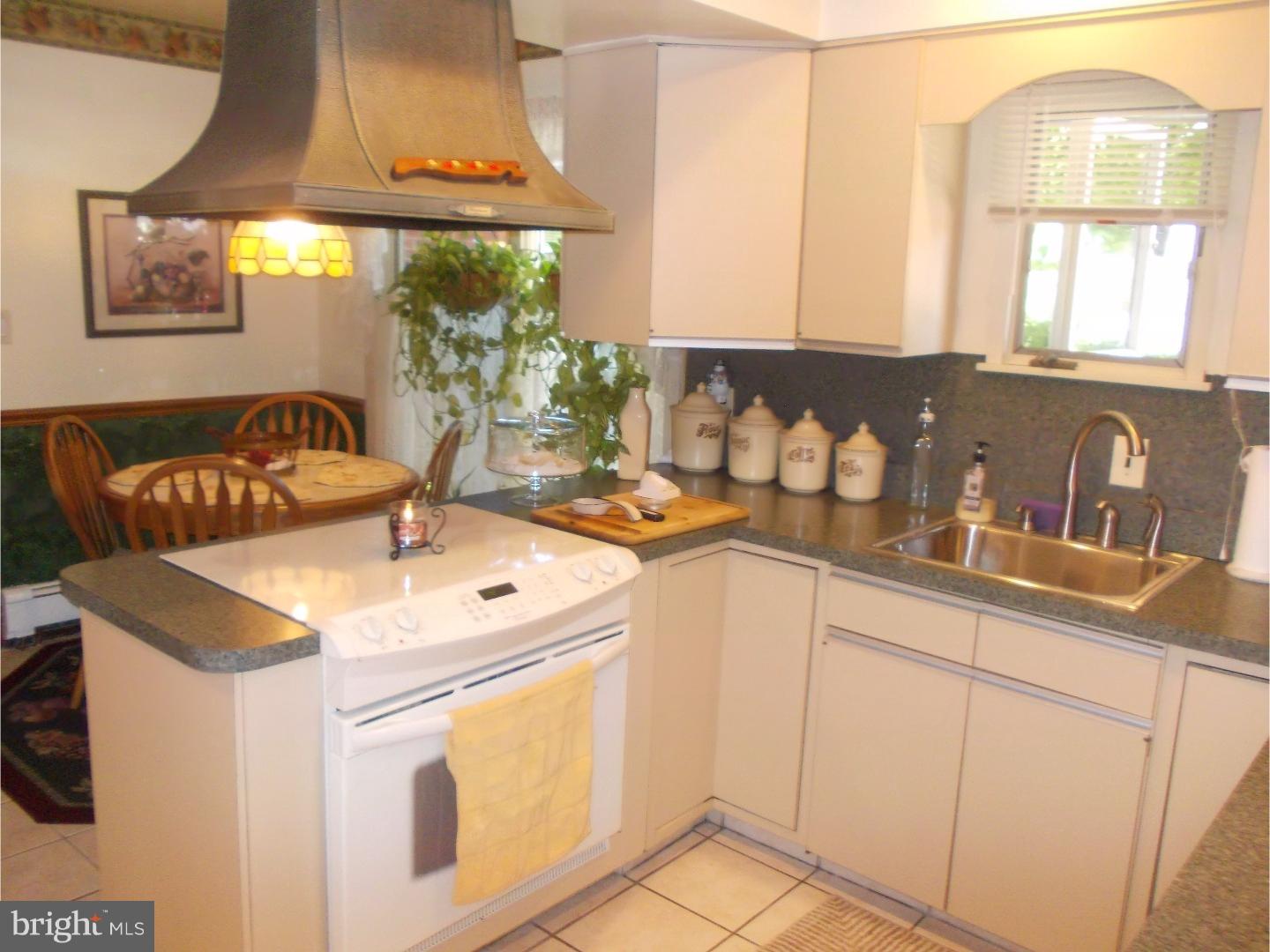 5 Falcon Road Levittown, PA 19056 - Photo 4 of 25 Kitchen