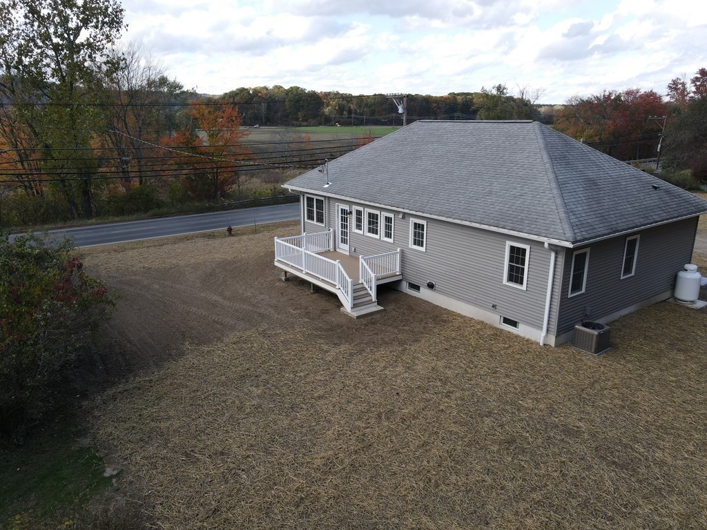 638 Greenfield Road Deerfield, MA 01342 - Photo 5 of 33