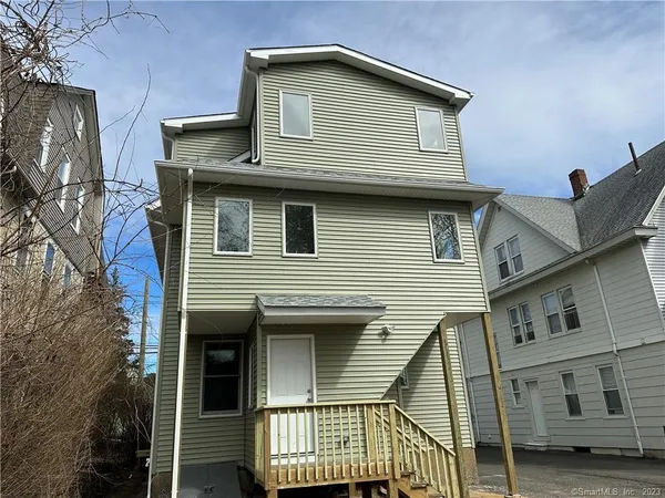 $2,100 | 761 Brewster Street, Unit 2, Bridgeport, CT 06605