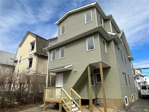 $2,100 | 761 Brewster Street, Unit 2, Bridgeport, CT 06605