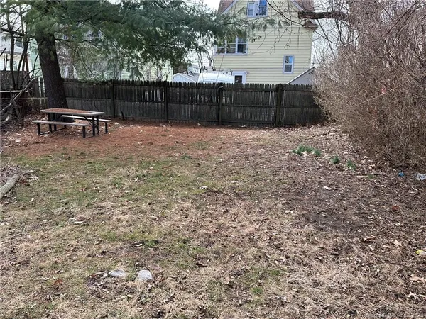 $2,100 | 761 Brewster Street, Unit 2, Bridgeport, CT 06605