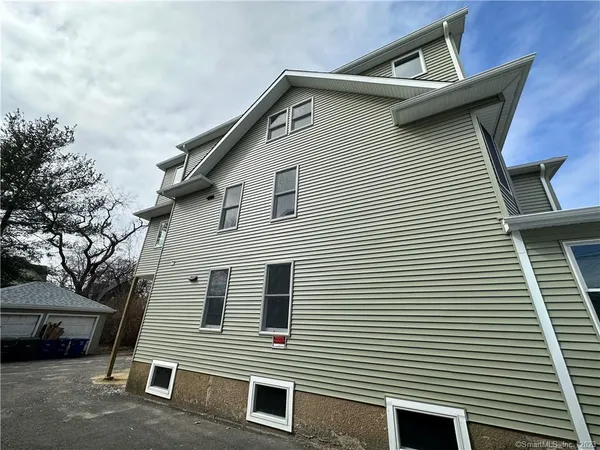 $2,100 | 761 Brewster Street, Unit 2, Bridgeport, CT 06605