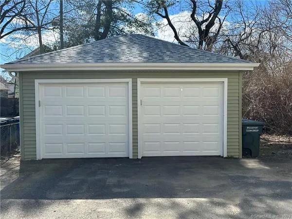 $2,100 | 761 Brewster Street, Unit 2, Bridgeport, CT 06605