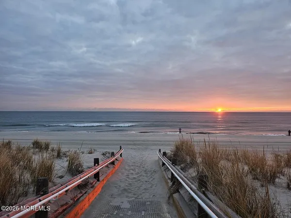 $2,950 | 438 Highway 35, Unit 1201, Mantoloking, NJ 08738