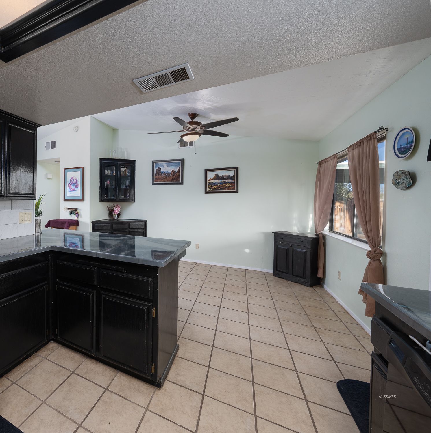305 Dewalt Avenue Ridgecrest, CA 93555 - Photo 14 of 44