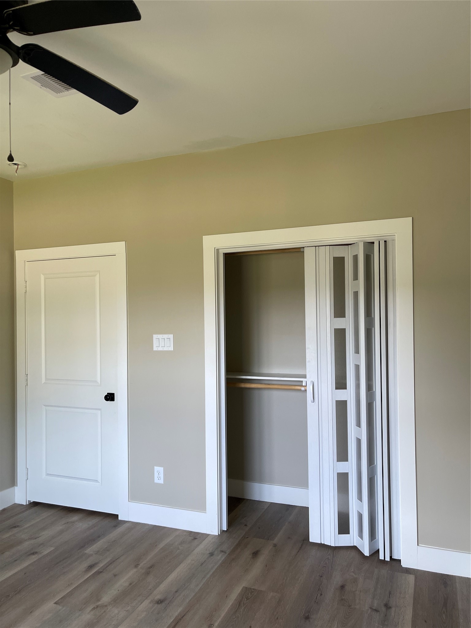 607 Schurmier Road Houston, TX 77047 - Photo 5 of 9 Gallery Image 5