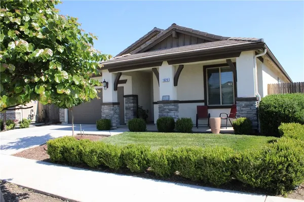 $420,000 | 1620 West Porter Avenue, Visalia, CA 93291