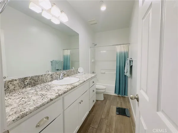 $420,000 | 1620 West Porter Avenue, Visalia, CA 93291