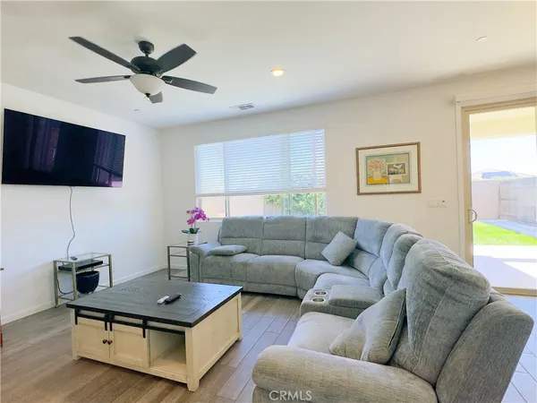 $420,000 | 1620 West Porter Avenue, Visalia, CA 93291